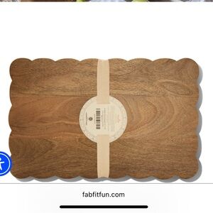 NWT Mela Artisans Scalloped Edge Mango Wood Board